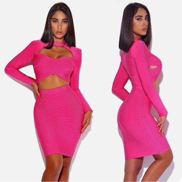 Miss Circle AFTER PARTY BANDAGE DRESS × 1
XS / US 0-2	
$149.00 - Picture 2 of 2